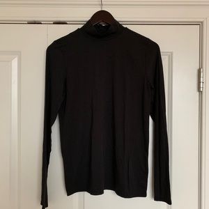 Everlane - Mock Neck Long Sleeve Shirt